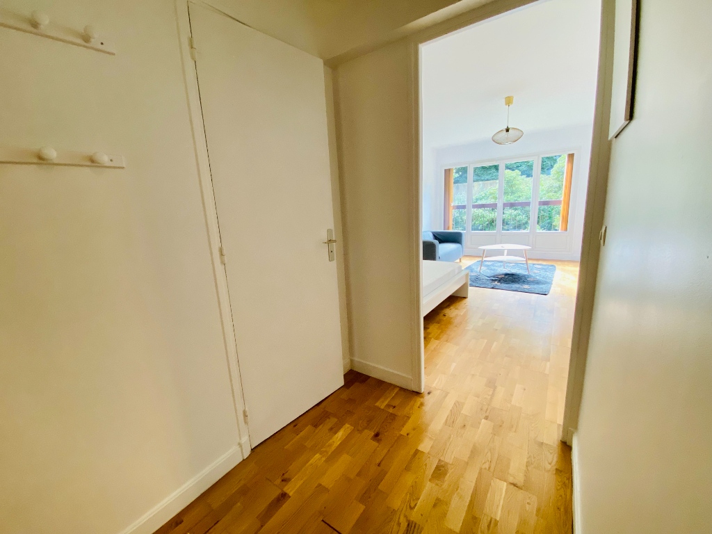 PARIS 17 Large Studio 38m² 3
