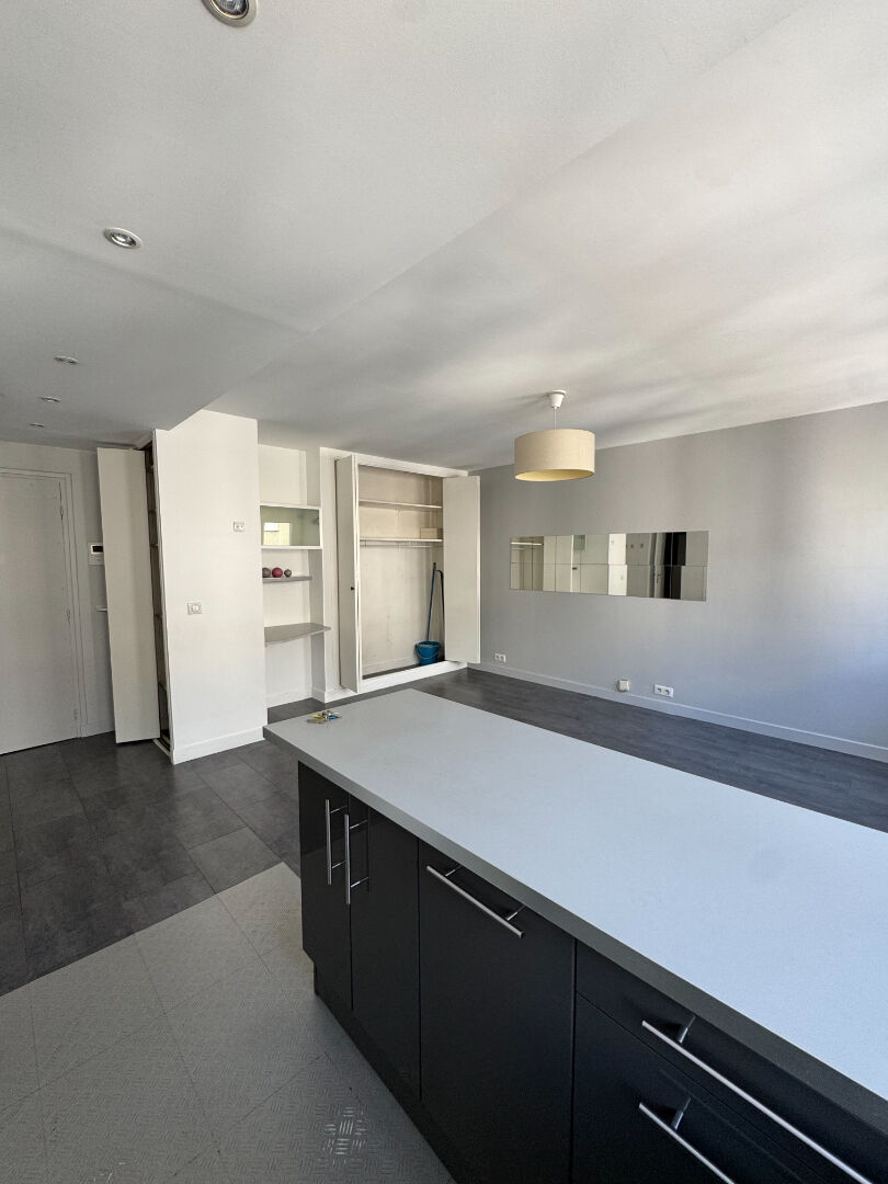 Appartement Paris 2 pièce(s) 6