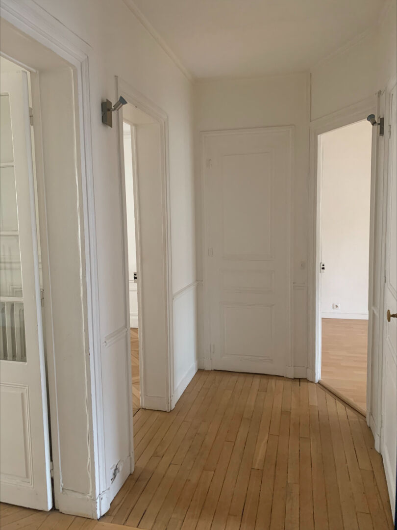 Paris 3 -room apartment (s) 63 m2 4