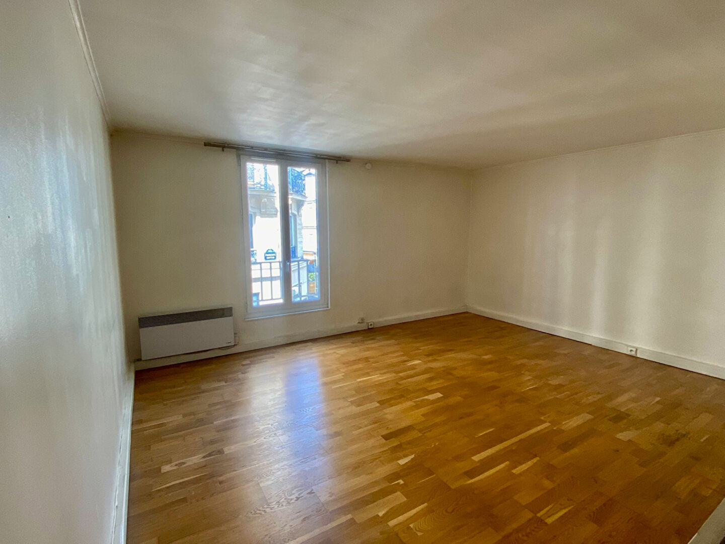 STUDIO – PARIS 18 EME – 30 m² 1 STUDIO – PARIS 18 EME – 30 m² 1