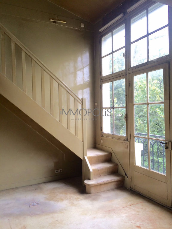 Avenue Junot – top floor 3