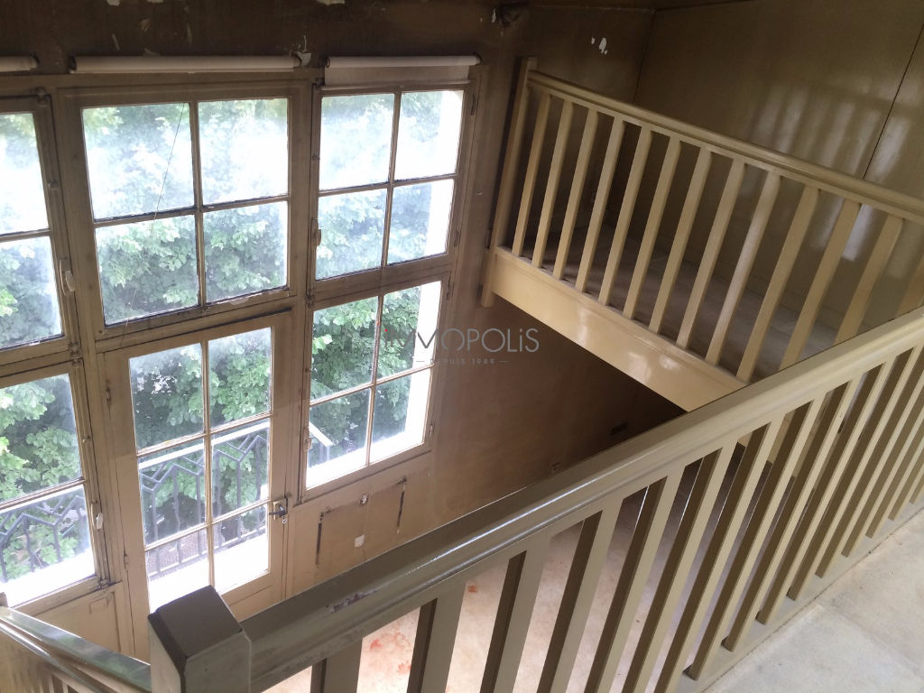 Avenue Junot – top floor 6