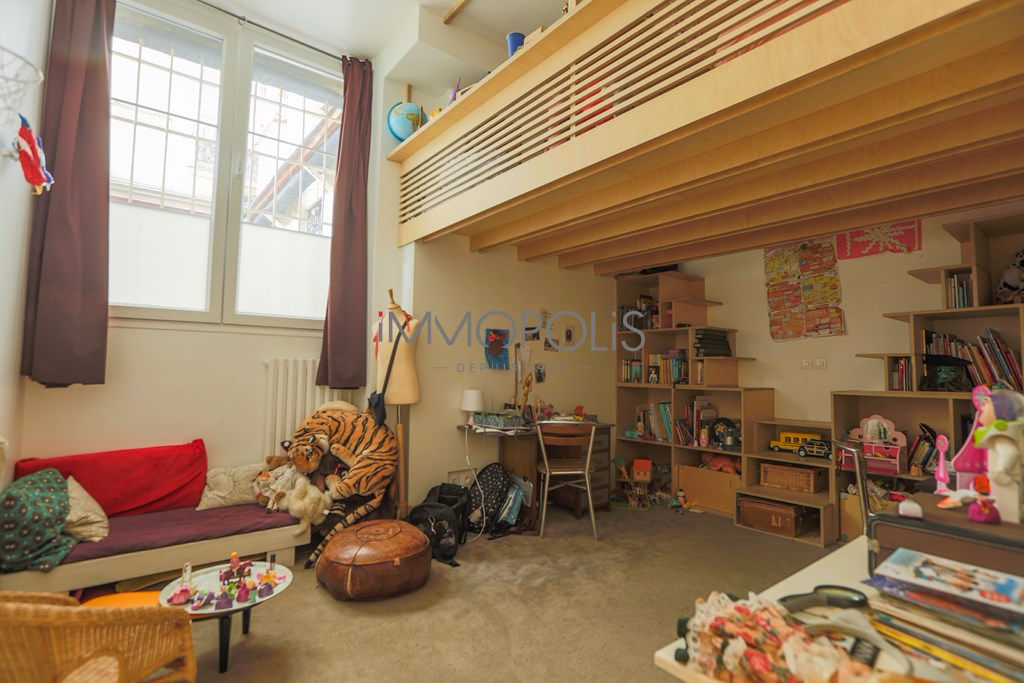Lamarck / Caulaincourt – Place Constantin Pecqueur – Artist apartment 4