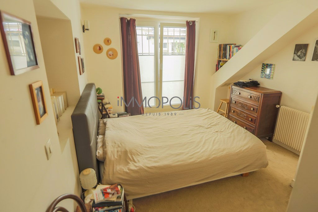 Lamarck / Caulaincourt – Place Constantin Pecqueur – Artist apartment 5