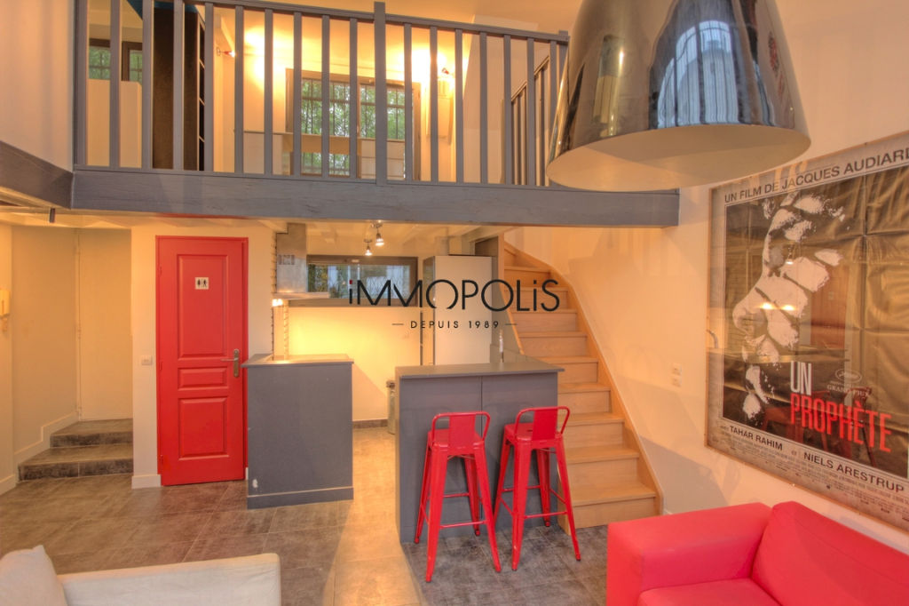 Espace atypique à Montmartre, en duplex, refait à neuf avec de beaux volumes 5