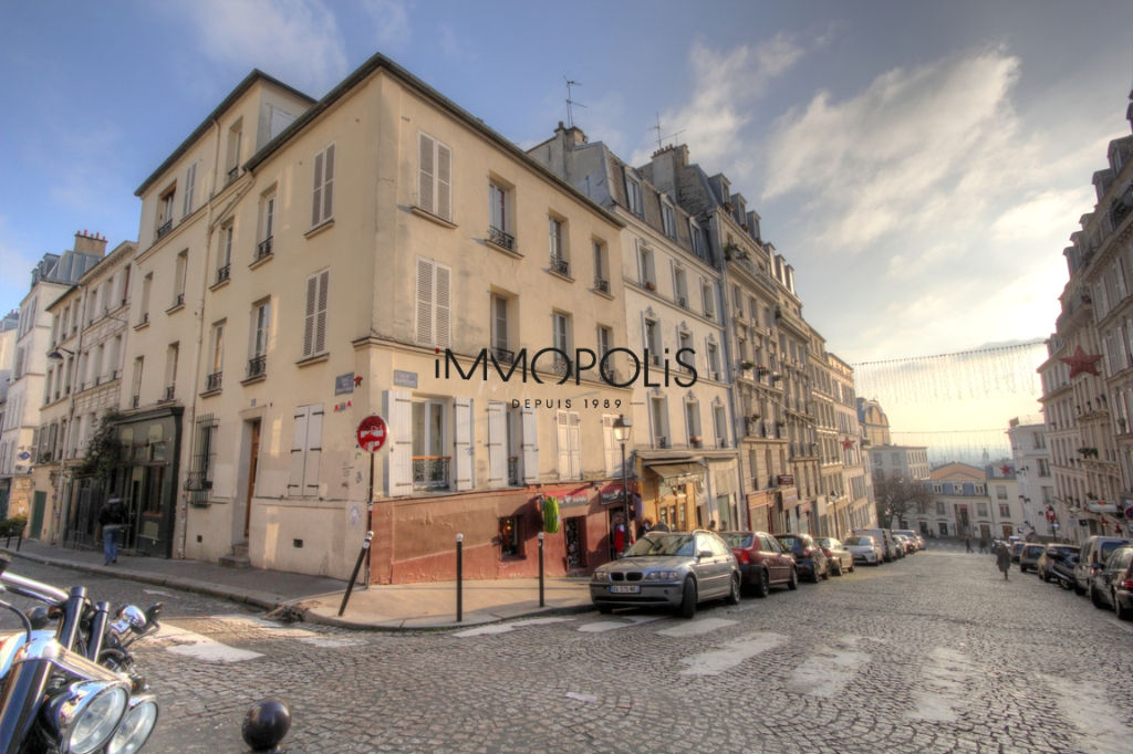 Good deal: 2 rooms to be renovated to abbesses of 28.81 m² 1