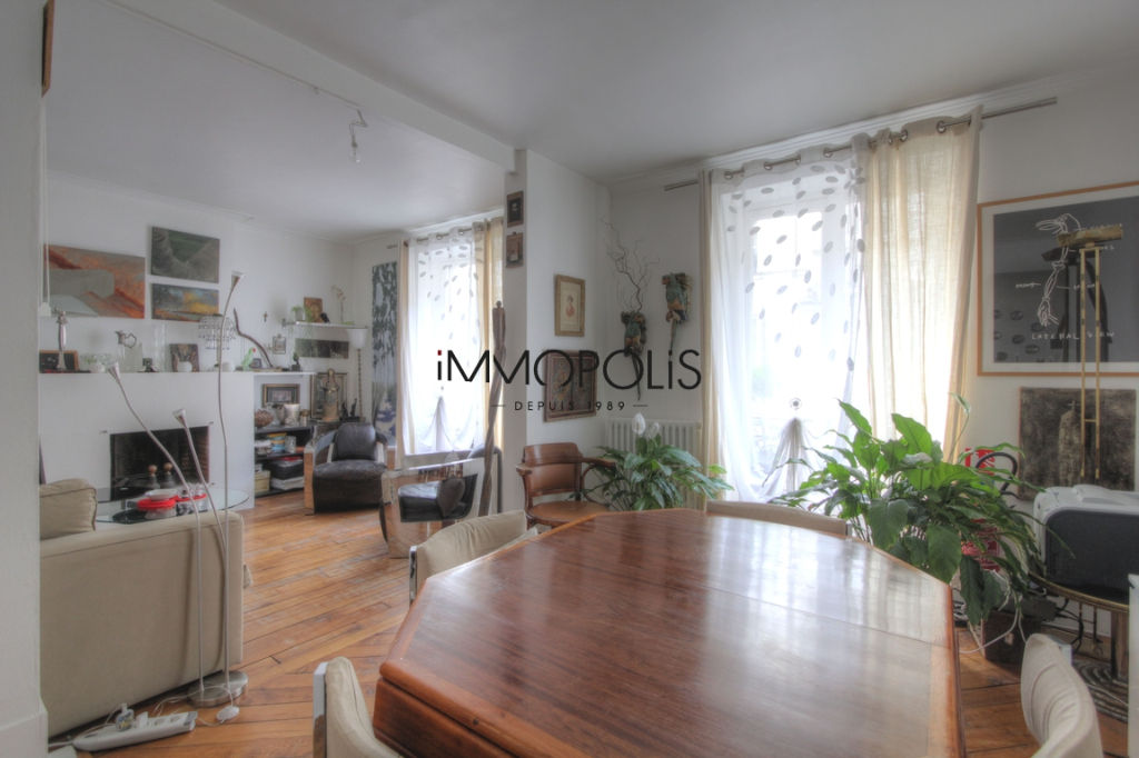 Very beautiful 2/3 rooms with abbesses, full of charm, perfect plan: to see! 1