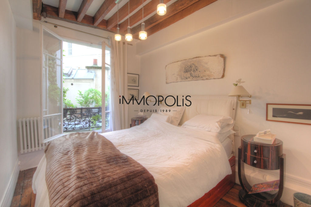 Very beautiful 2/3 rooms with abbesses, full of charm, perfect plan: to see! 8