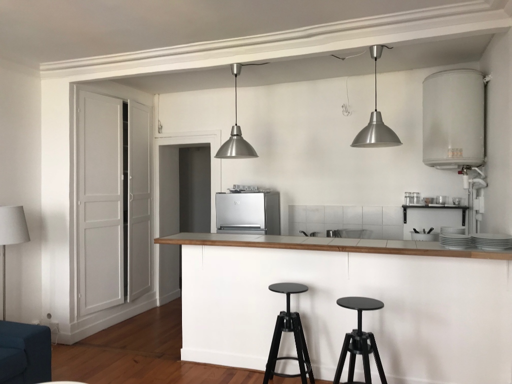 Paris apartment 2 room(s) 37.6 m2 2 Paris apartment 2 room(s) 37.6 m2 2