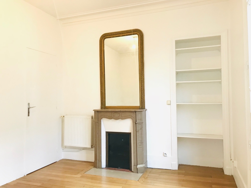 Paris 18th century – 3 furnished rooms – 62 m2 11