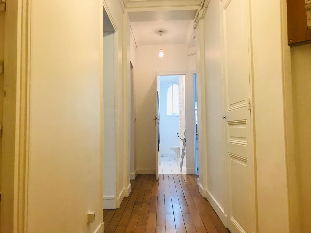 Paris 18th century – 3 furnished rooms – 62 m2 3