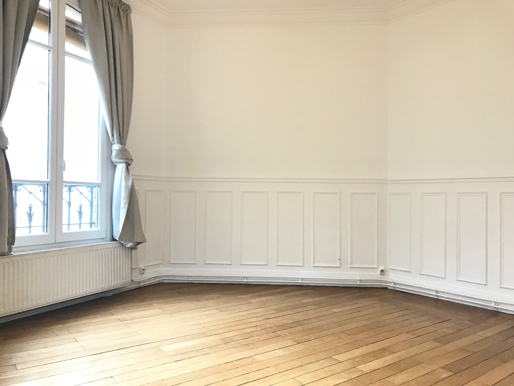 Paris 18th century – 3 furnished rooms – 62 m2 9