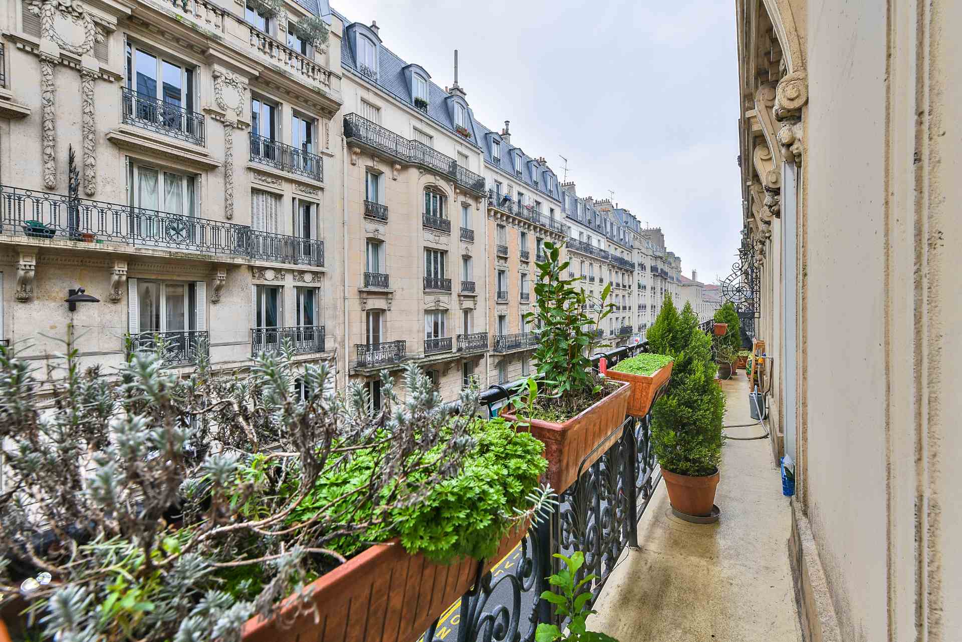 3 -room apartment of 77m2 – Damrémont sector – Paris XVIII 9