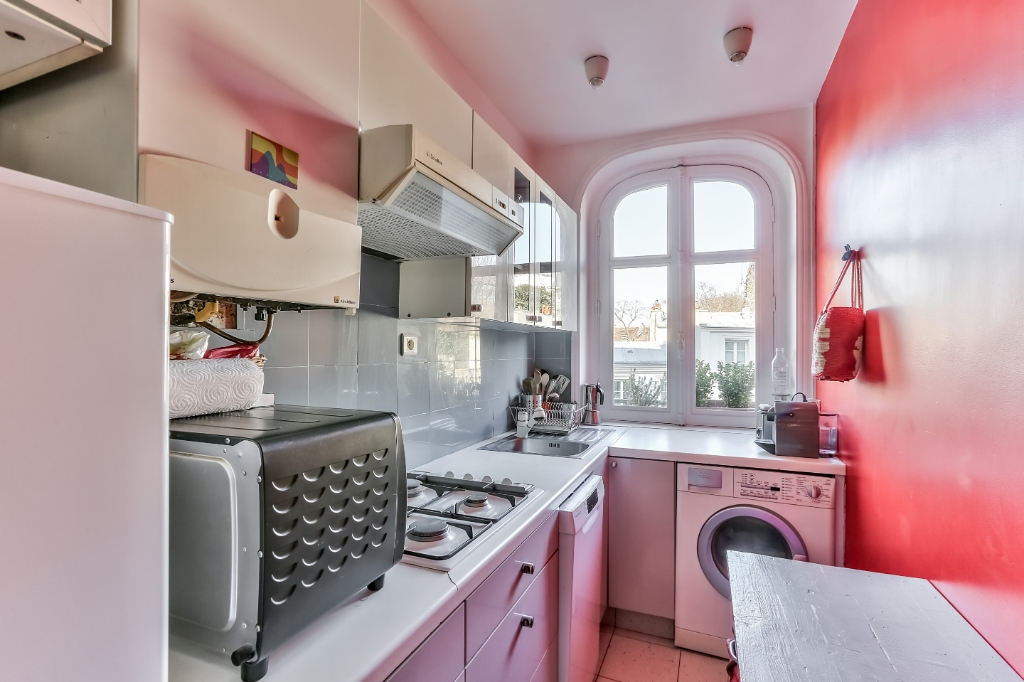 Haut Montmartre – Charming 3 rooms with a degassed view 4