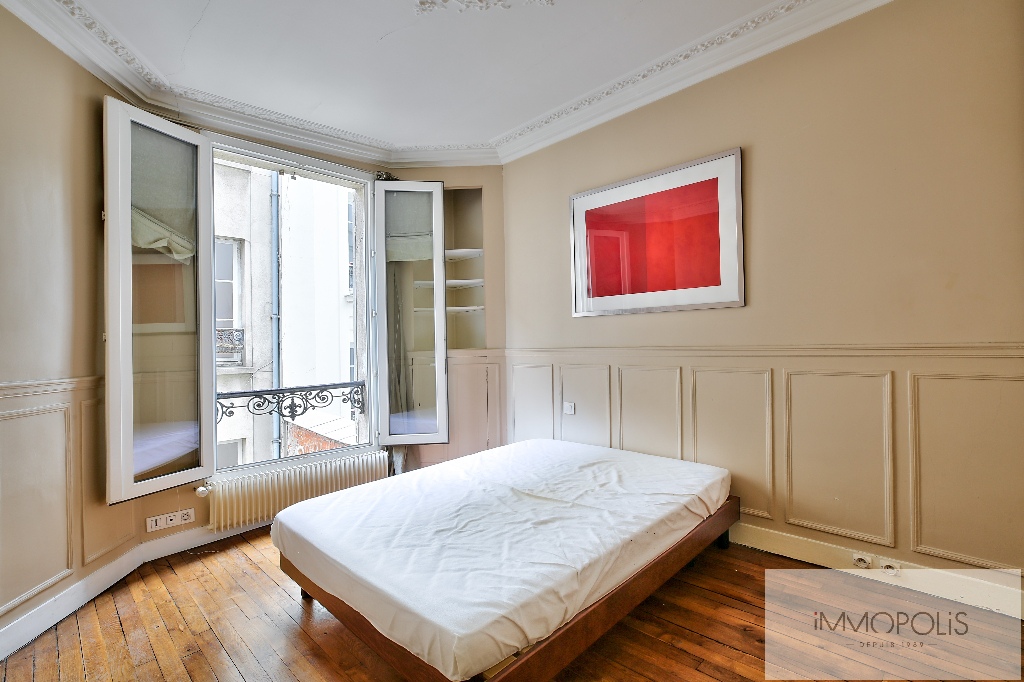 Bright apartment in the heart of the abbesses – Paris XVIII 3