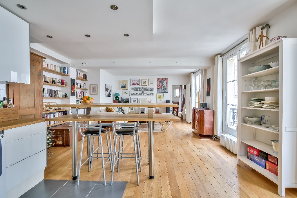 Charming 2 rooms – Arts and Crafts sector – Paris III 3