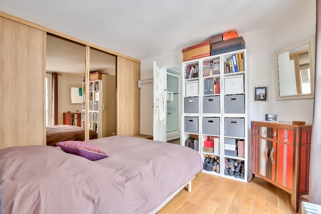 Charming 2 rooms – Arts and Crafts sector – Paris III 5