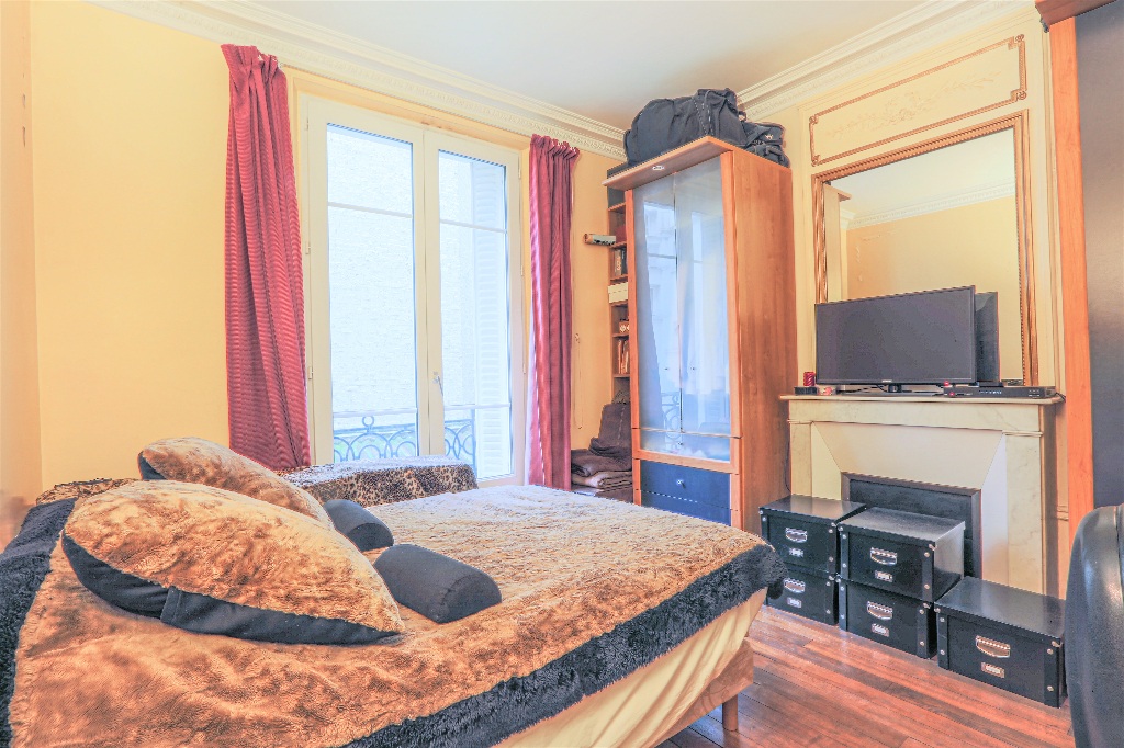 Charming 3 rooms, high junot Paris XVIII, open view 4