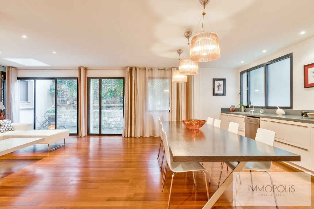 Exceptional apartment in Montmartre, Junot sector, Paris XVIII 2