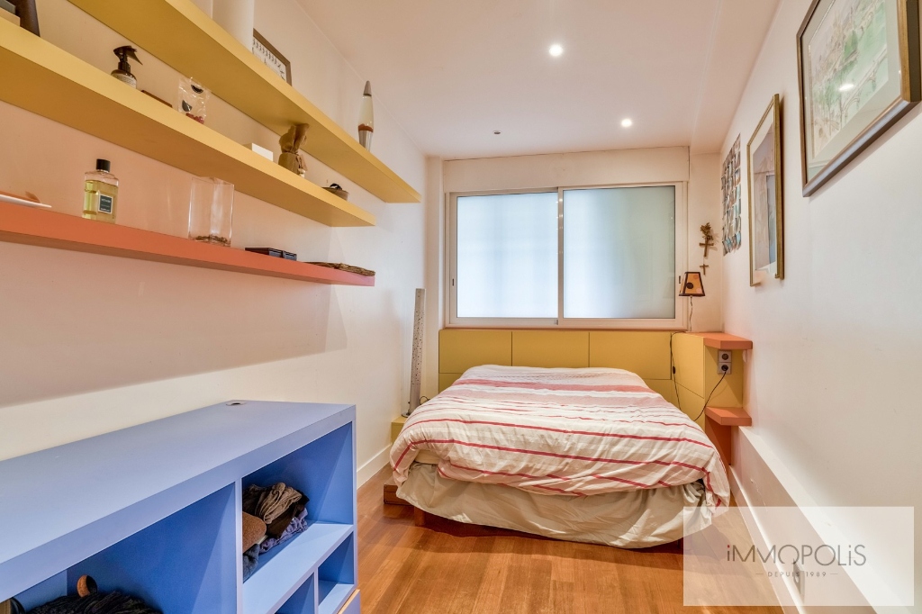 Exceptional apartment in Montmartre, Junot sector, Paris XVIII 9
