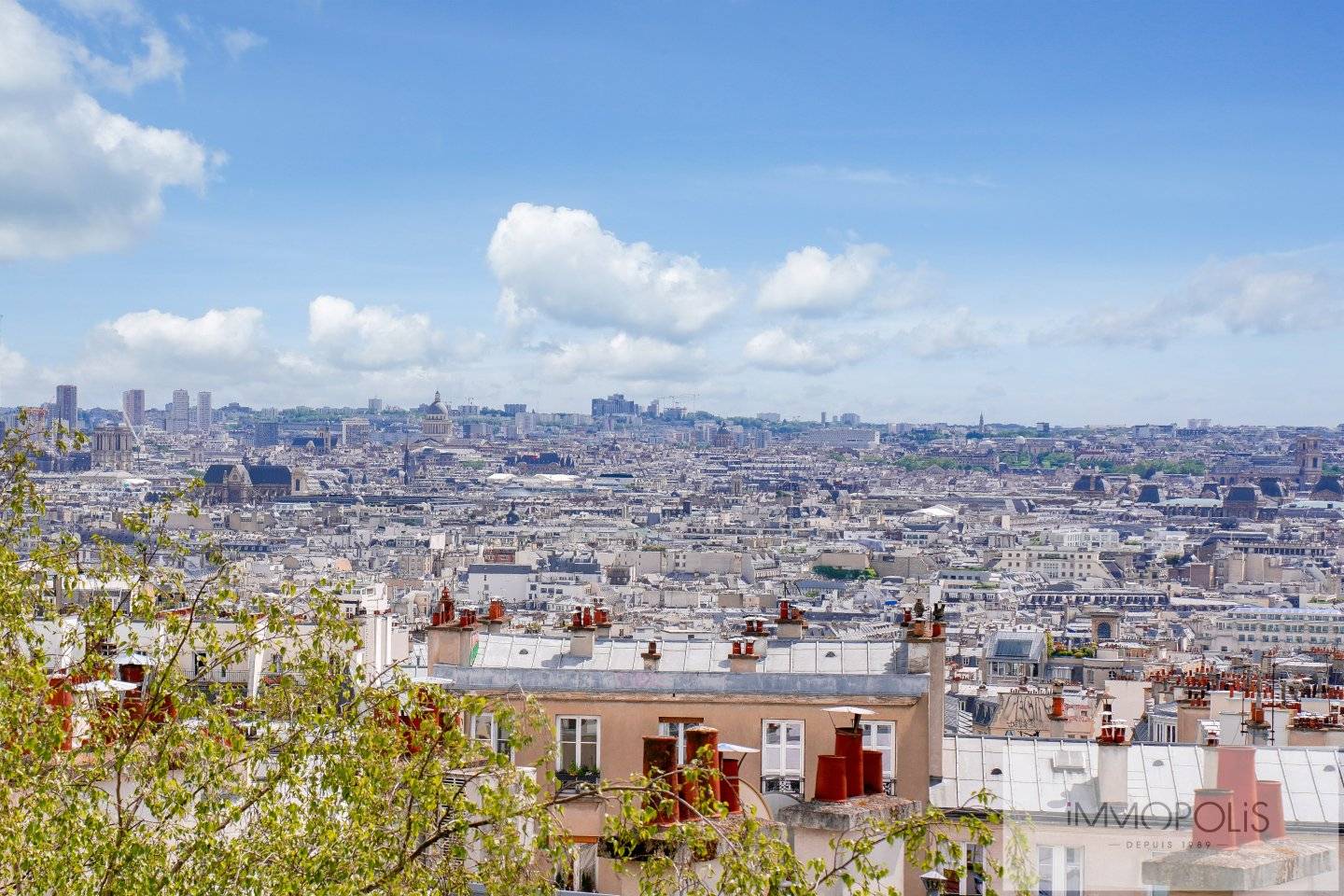 Perle rare en plein coeur de Montmartre avec vue dégagée! 7