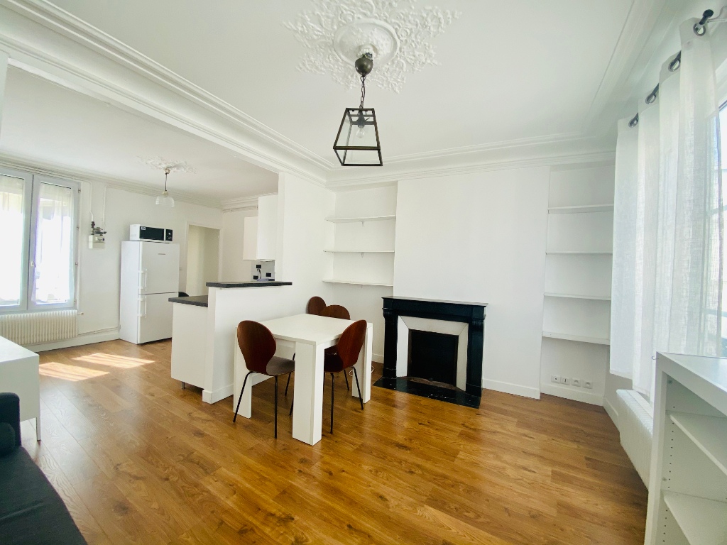 Furnished 2 room apartment – Paris 18th 4