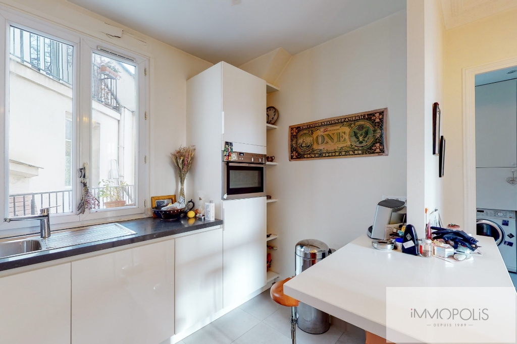 Appartement de charme avec balcon, butte Montmartre 8