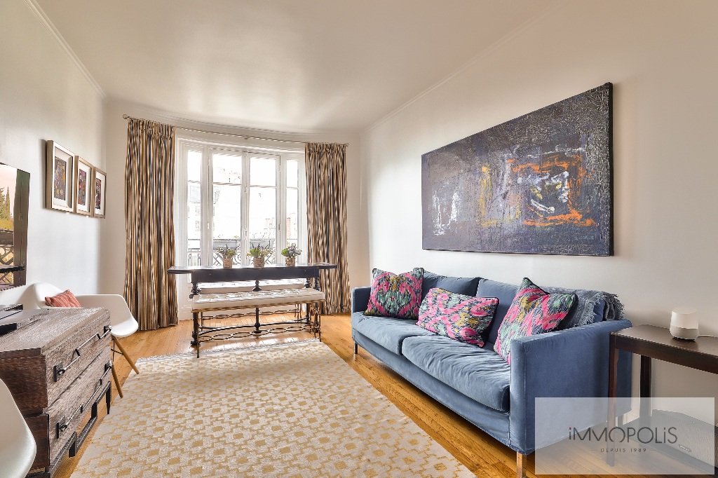 Rare à Montmartre, superbe appartement en étage élevé avec ascenseur et vues dégagées ! 2