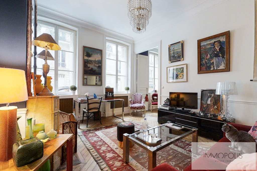 Appartement de charme, rue Moncey, Paris IX. 3
