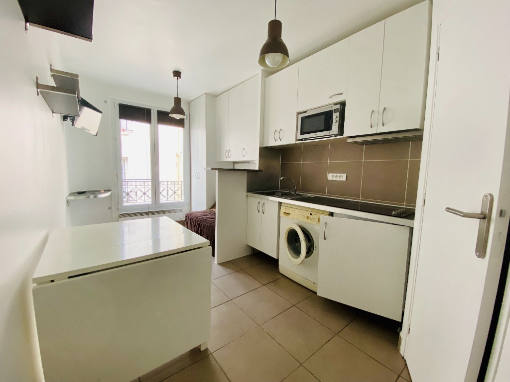 Studio in Abbesses – PARIS 18th – 15 m2 2 Studio in Abbesses – PARIS 18th – 15 m2 2