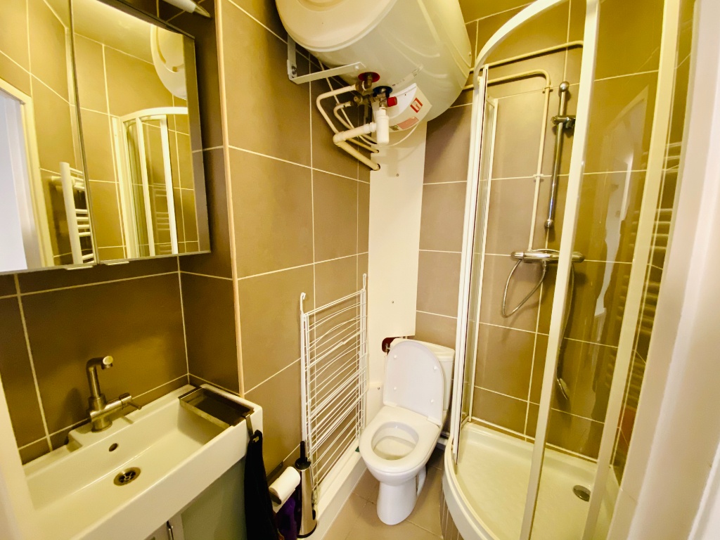 Studio in Abbesses – PARIS 18th – 15 m2 5 Studio in Abbesses – PARIS 18th – 15 m2 5