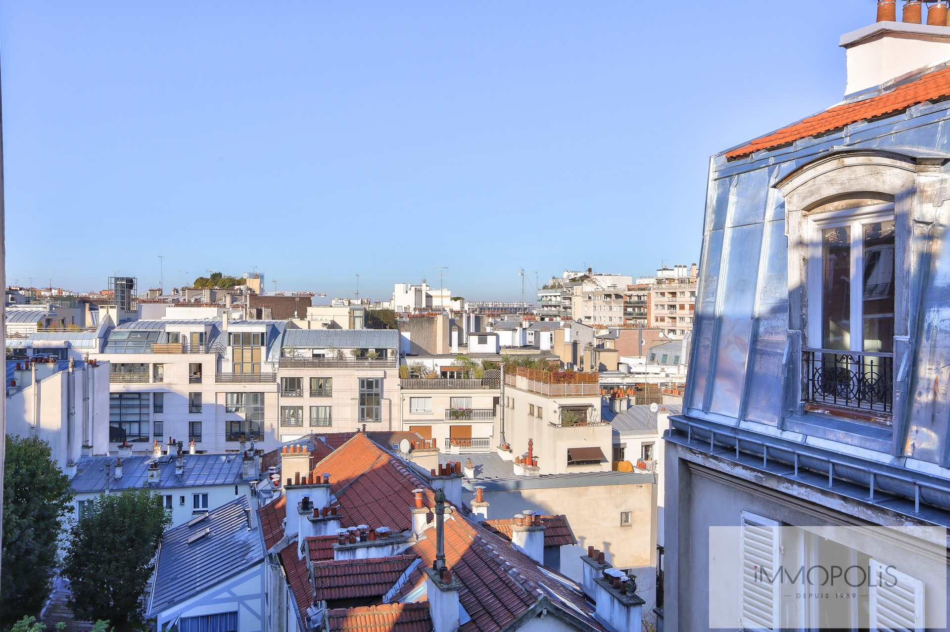 Charming apartment in Montmartre on top floor with unobstructed view. 8