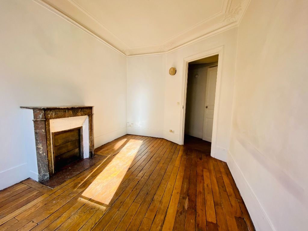 Paris 18th – Château Rouge – 2 Rooms of 33m² 2 Paris 18th – Château Rouge – 2 Rooms of 33m² 2
