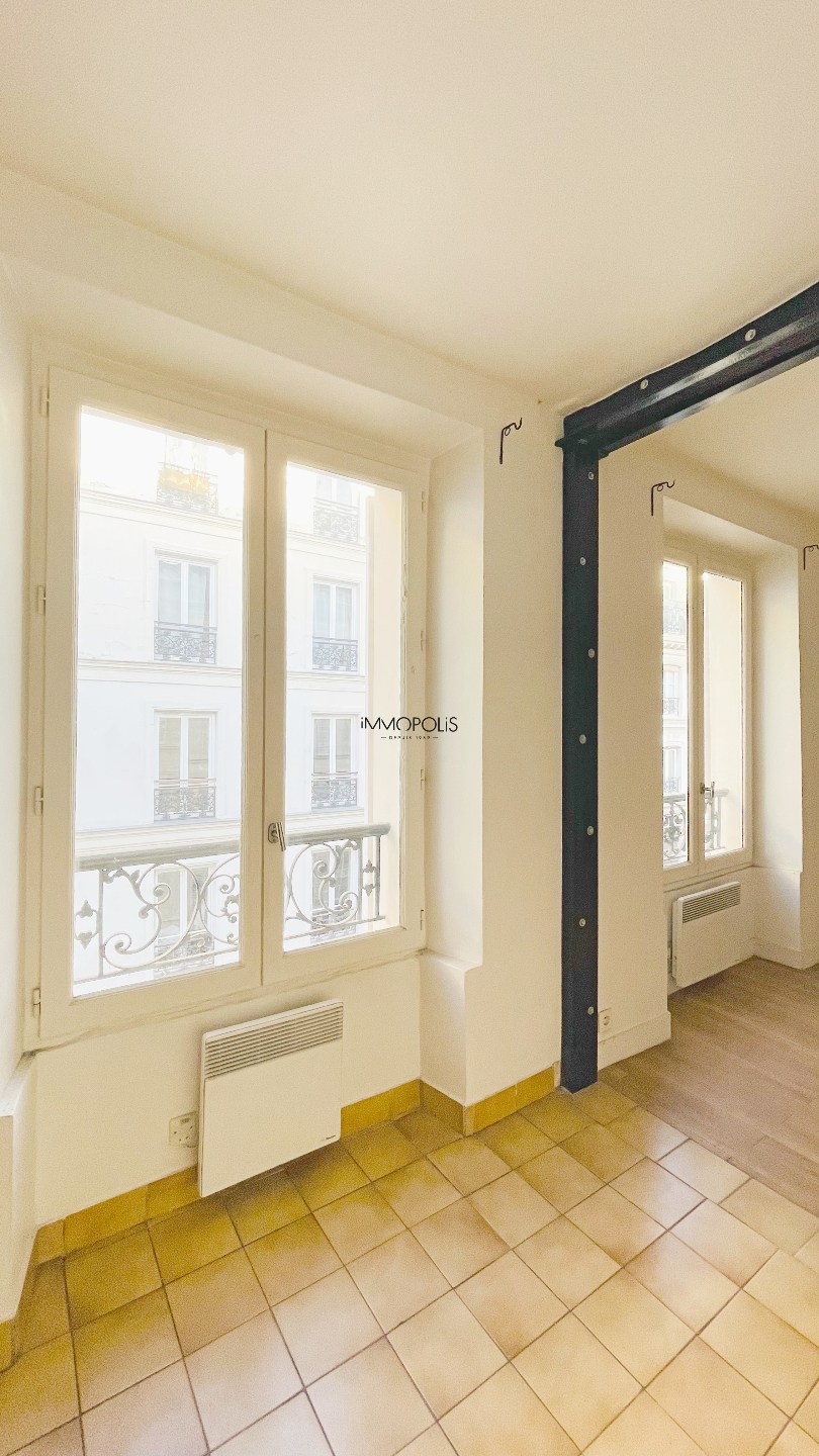 Beau studio à Montmartre, 30 M² sans perte de place situé dans un immeuble ravalé 8