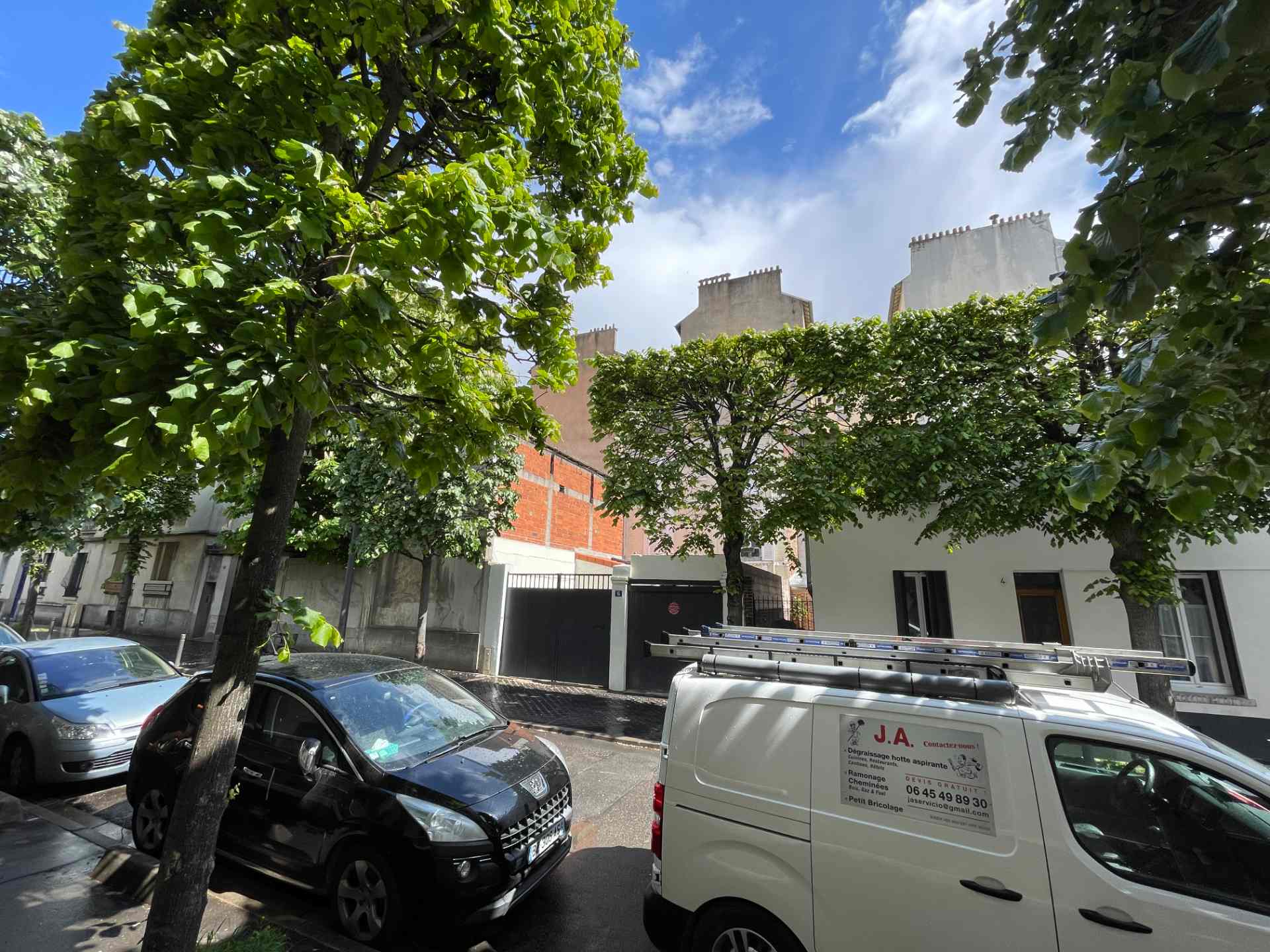 Saint Ouen, district Michelet / Dr. Bauer, in Rue Arboraée Quiet, magnificent souplex « like a house » 2