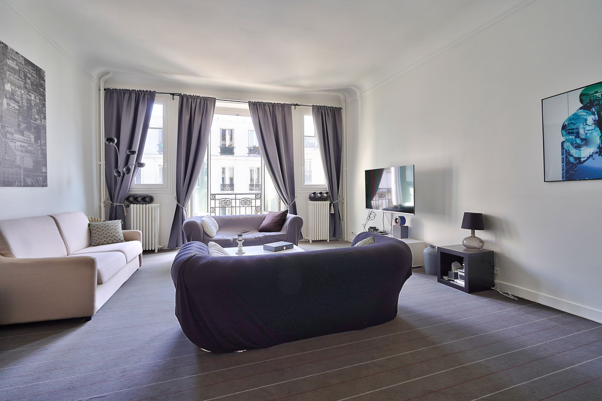 Exclusive rue des Abbesses A beautiful two rooms of 64 m2 3