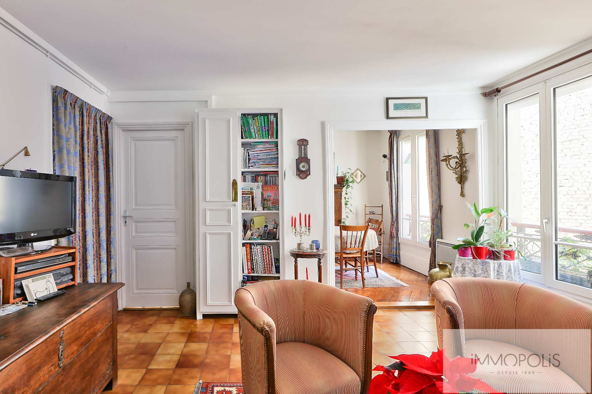 Beautiful 4 rooms in Montmartre, in 3rd floor with elevator in a beautiful stone building 1