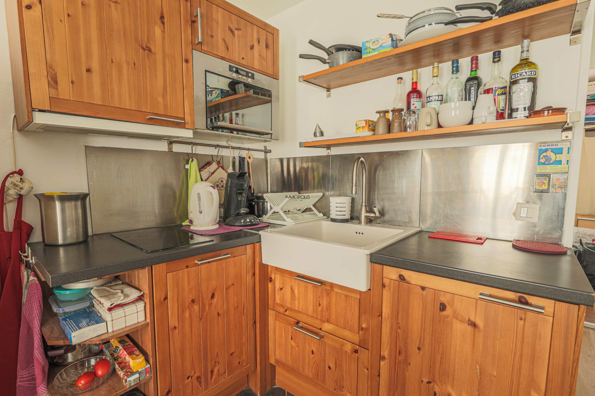 Beau 2 rooms rue Berthe of 30 m2 in good condition with very compact elevator and plan 4