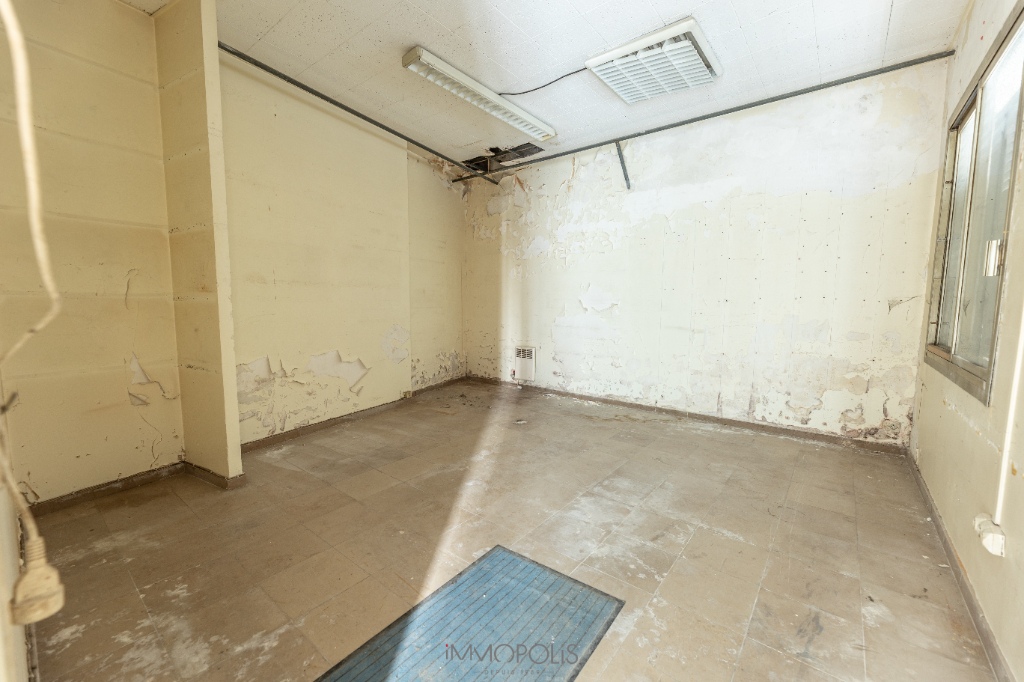 Commercial premises for rent, Paris 15th, rue Labrouste. 2