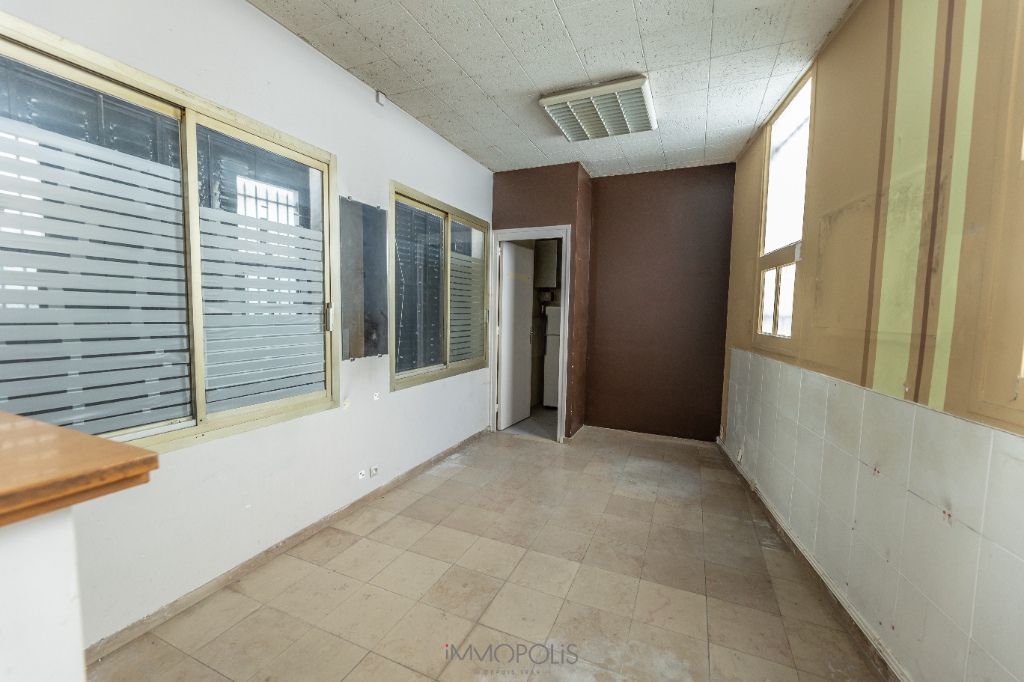 Commercial premises for rent, Paris 15th, rue Labrouste. 5