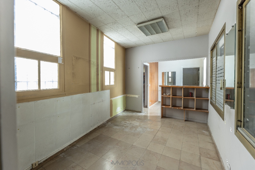 Commercial premises for rent, Paris 15th, rue Labrouste. 6
