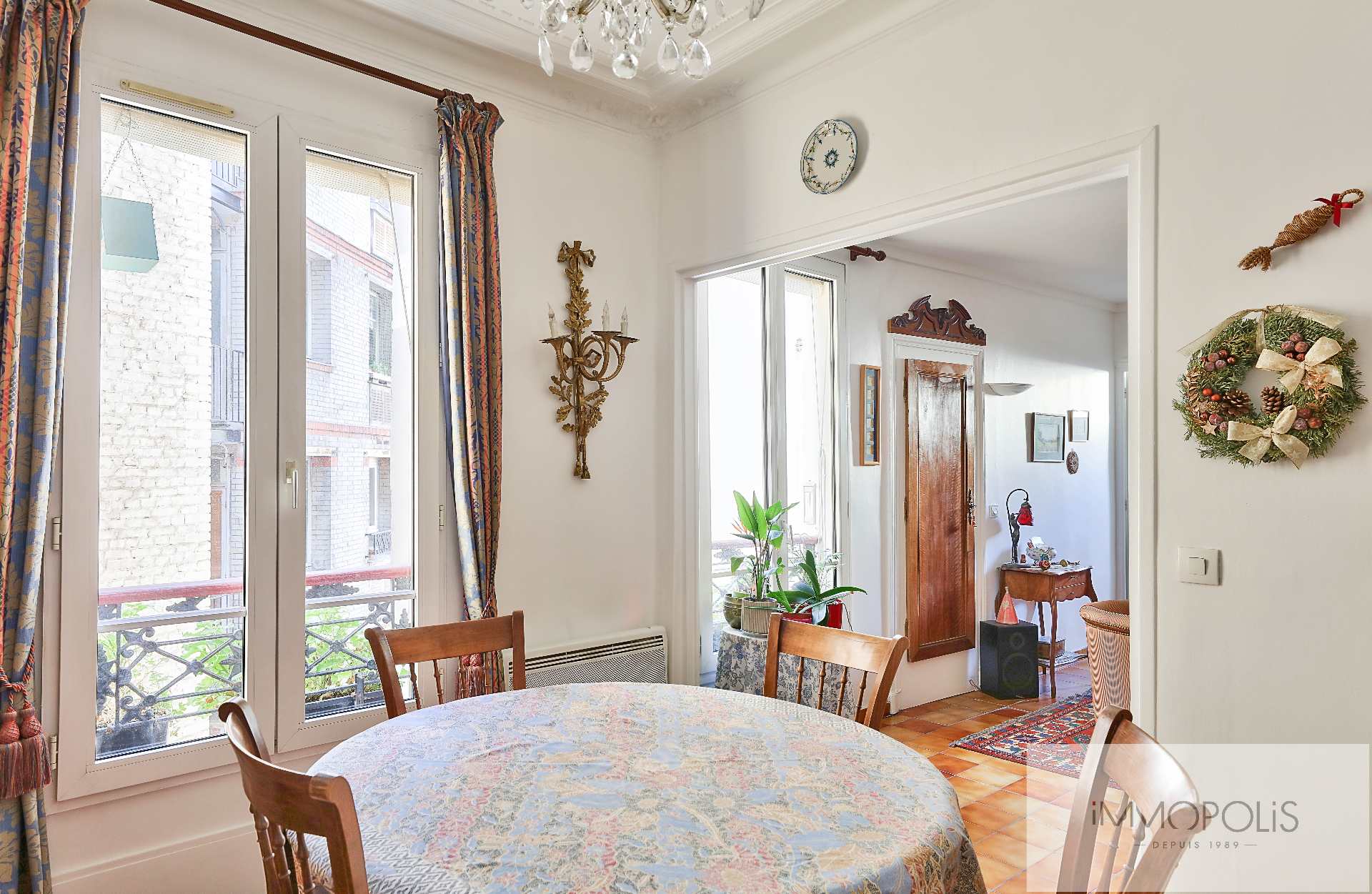 Beautiful 4 rooms in Montmartre, in the 3rd floor with elevator in a beautiful stone building 1