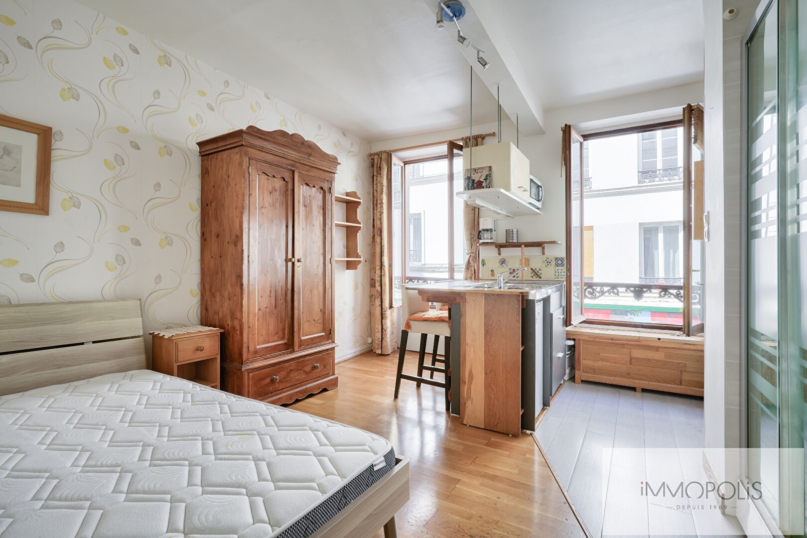 Beautiful studio in good condition well placed in Montmartre with a good DPE: e 1