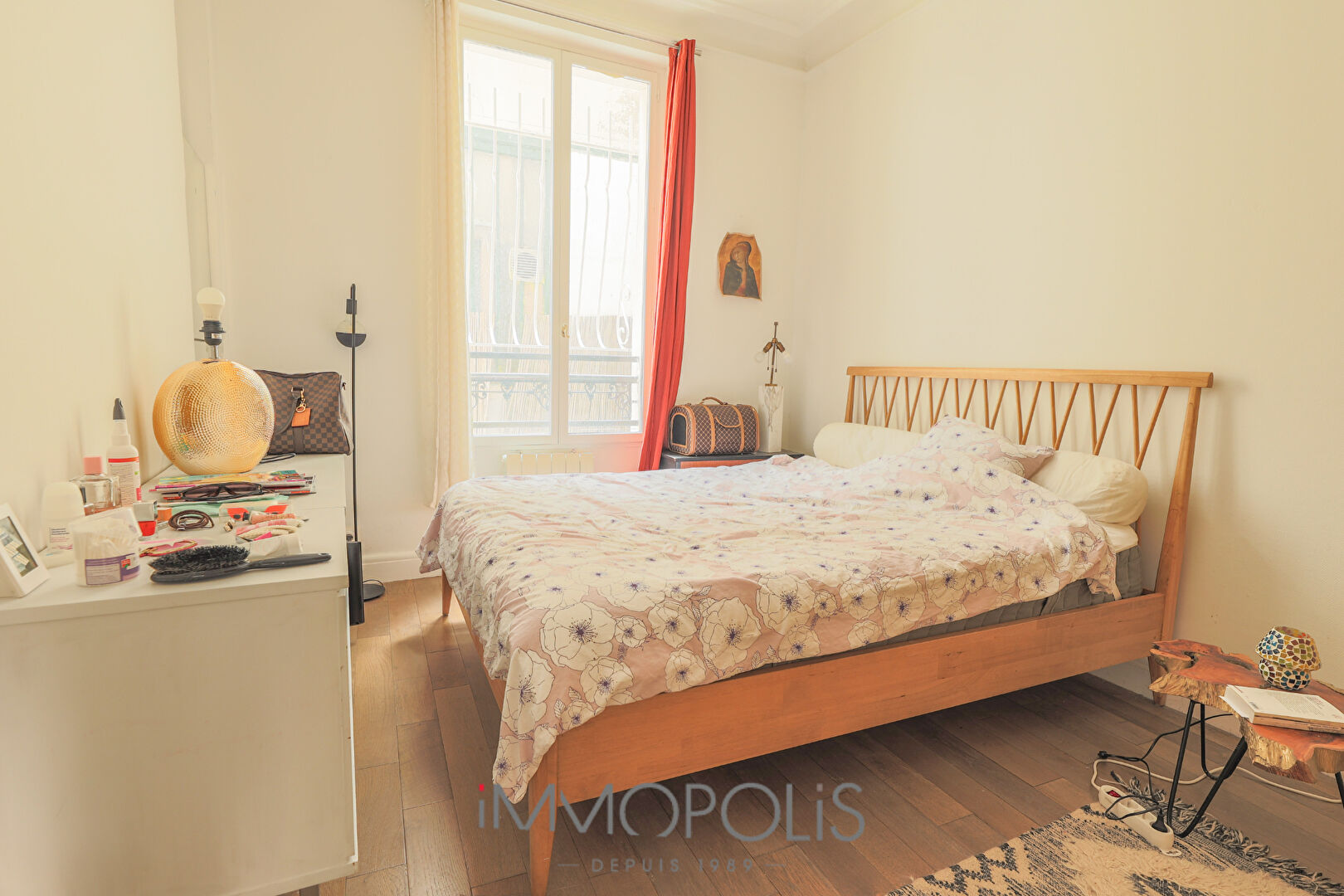 Charming two rooms rue Ravignan 5