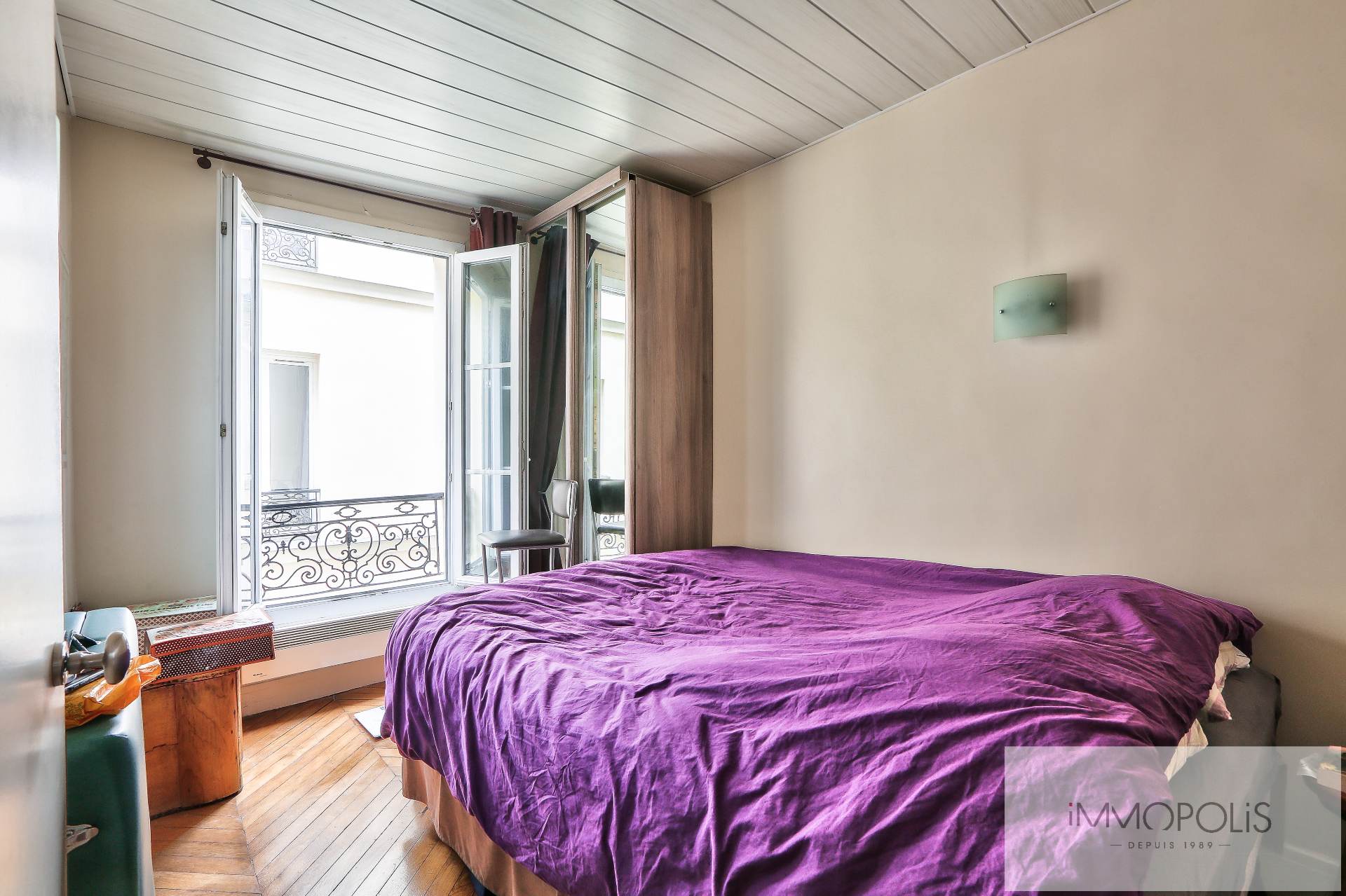 Beautiful 2 rooms with a perfect plan located in abbesses in Montmartre! 6