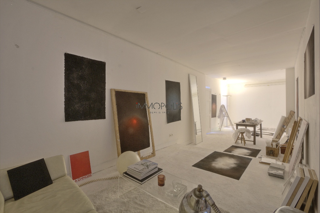 Insonorized / Open workshop – Space of 44.18 m² very well placed in Montmartre! 4