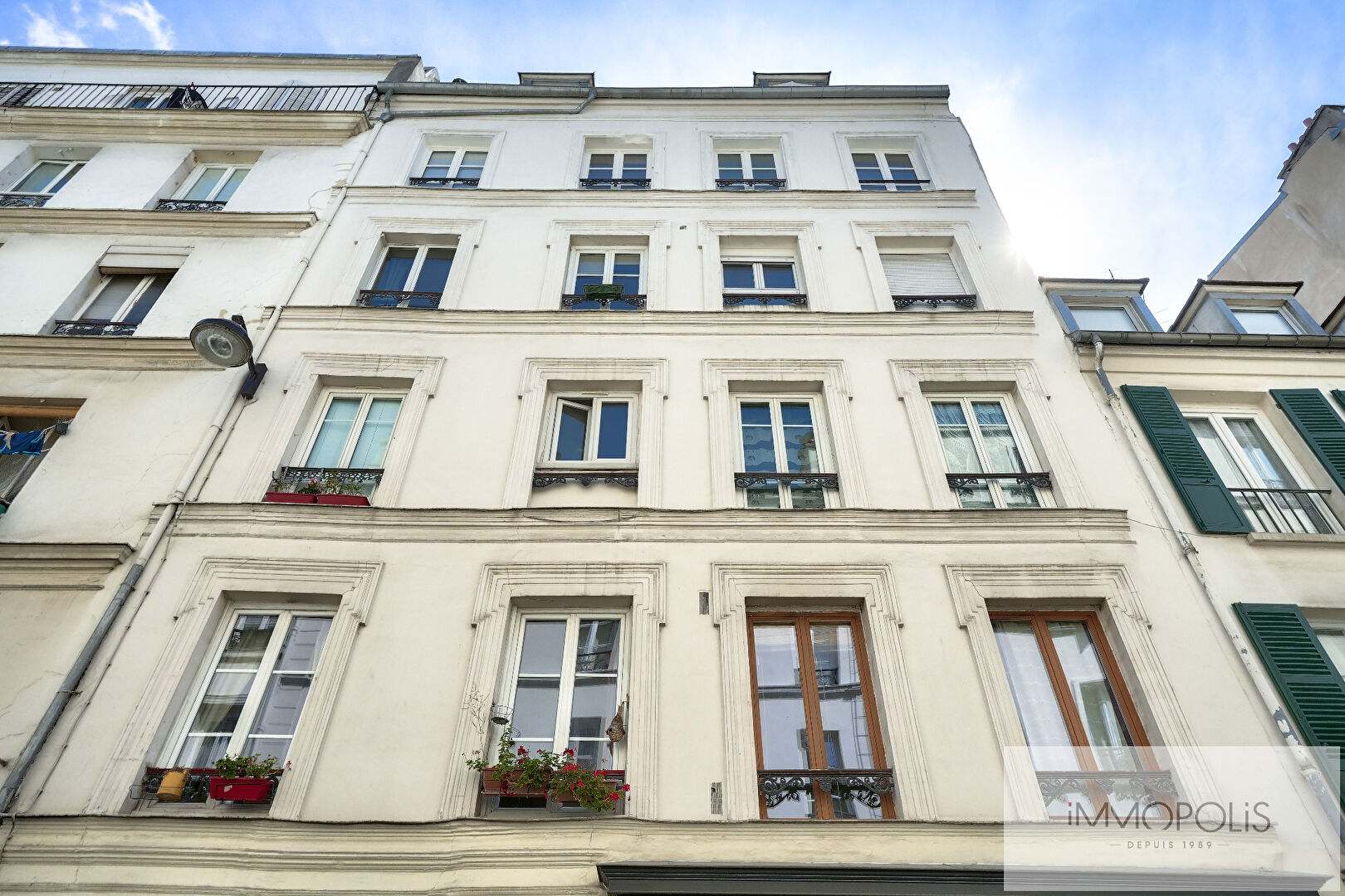 Beautiful studio in good condition well placed in Montmartre with a good DPE: e 9