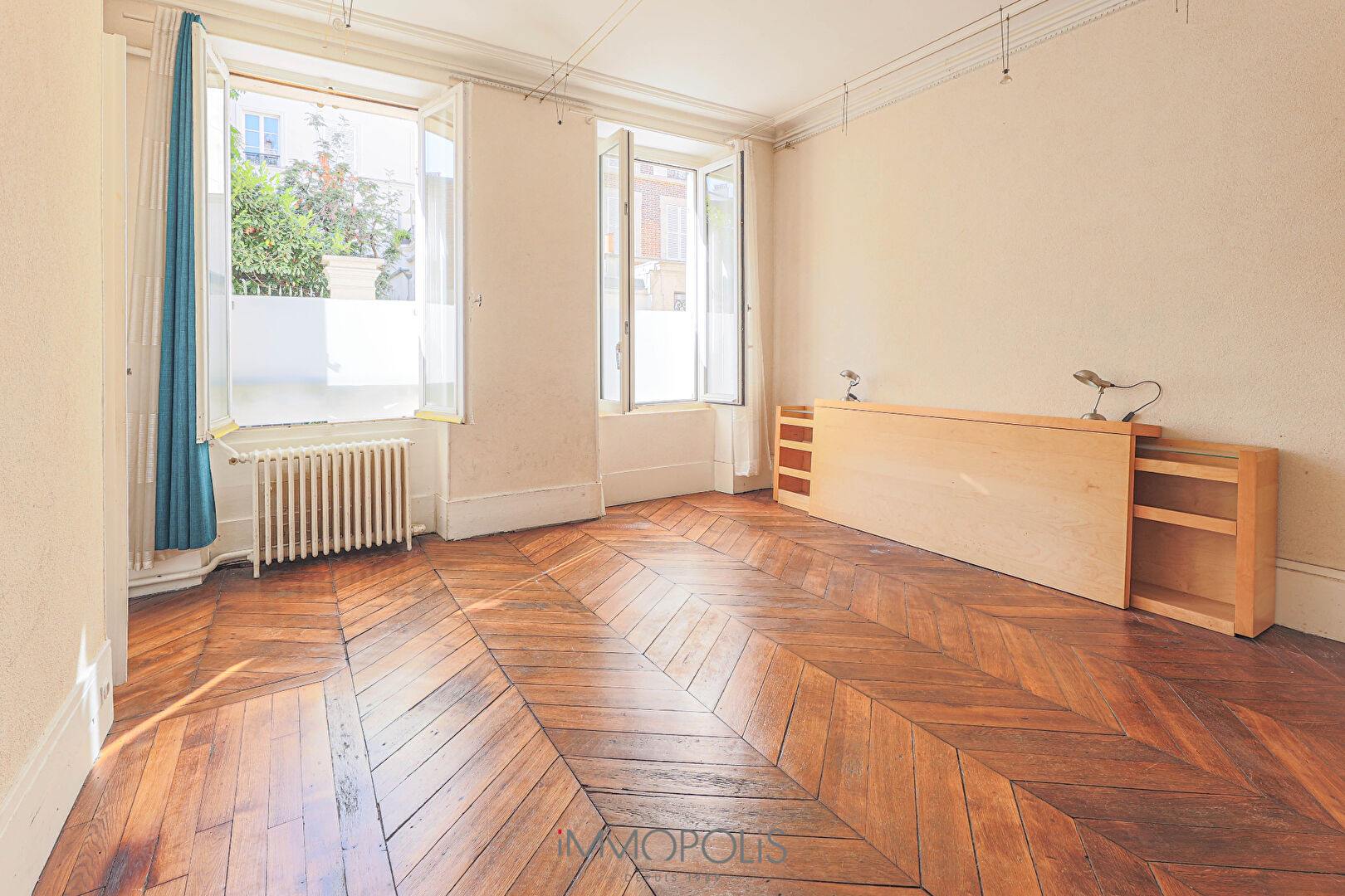 Beautiful 3 rooms not overlooked in Montmartre of 60.65 m² 10