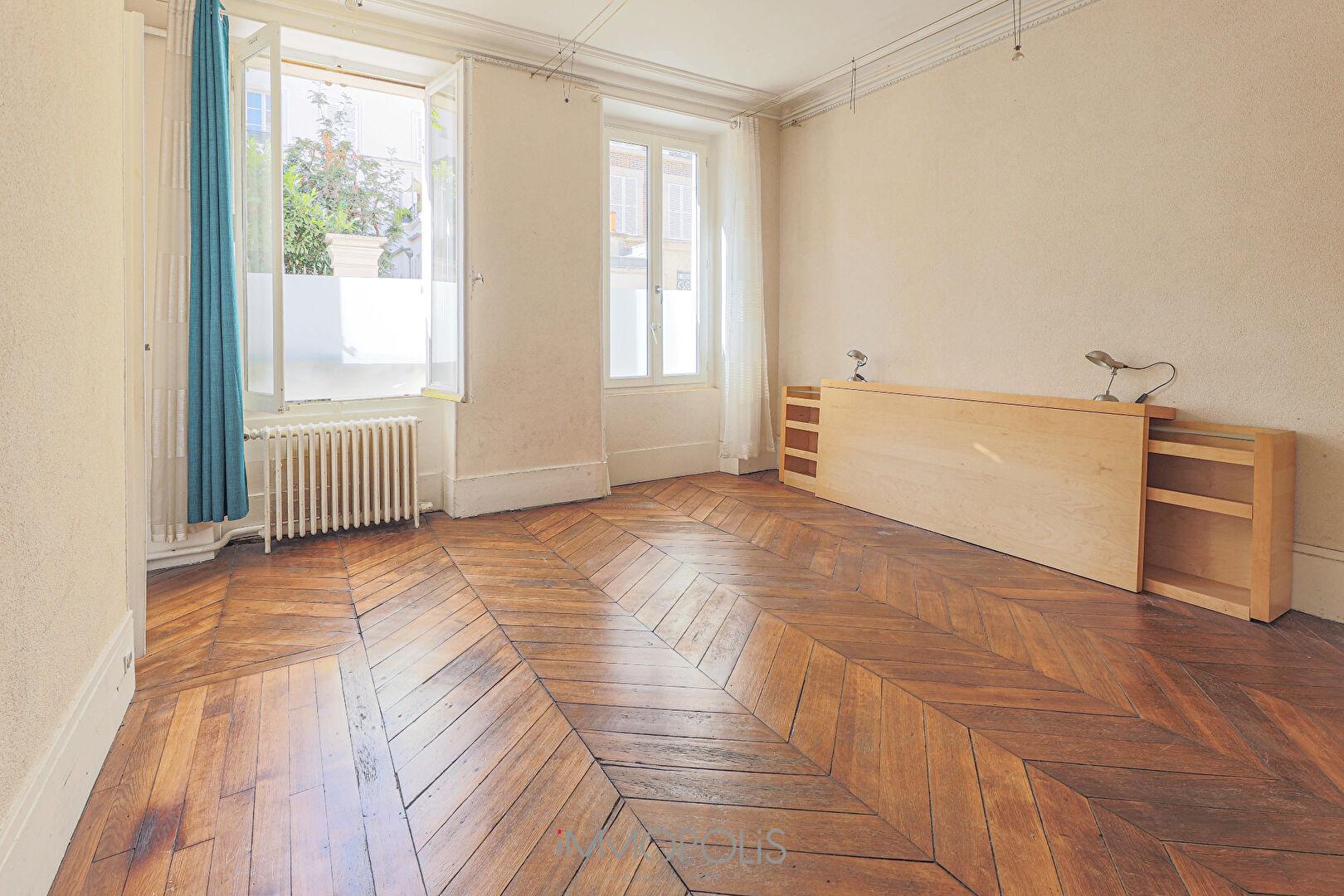 Beautiful 3 rooms not overlooked in Montmartre of 60.65 m² 11