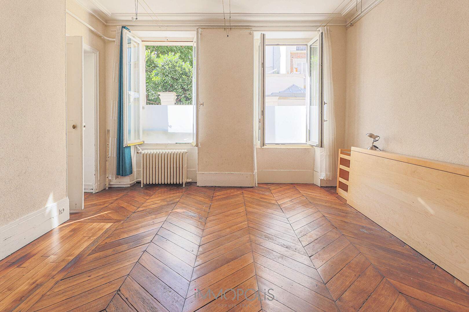 Beautiful 3 rooms not overlooked in Montmartre of 60.65 m² 9